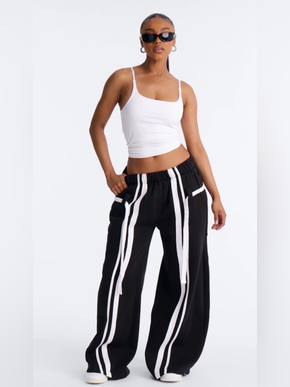 NWT MONICA TIE WAIST BAGGY BARREL SWEATPANTS BLACK/WHITE  M